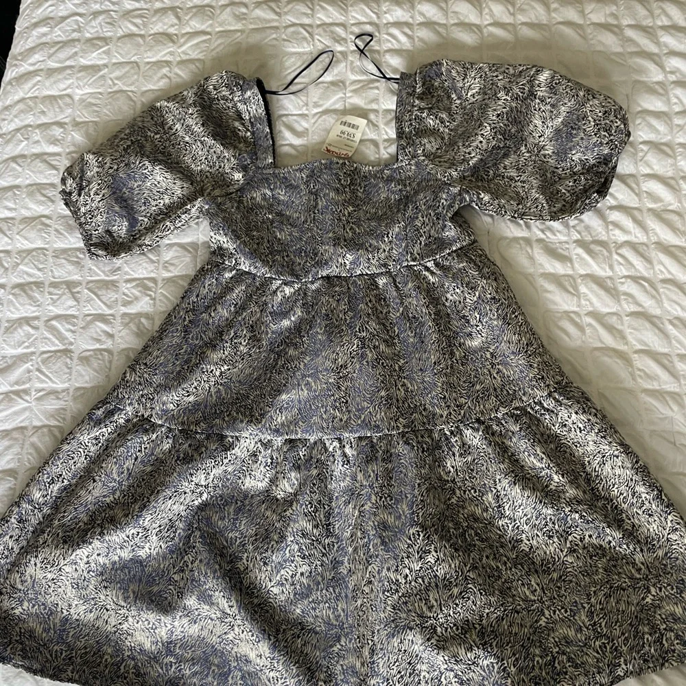 Moon River Gray Puff Sleeve Babydoll Mini Dress - Picture 4 of 11